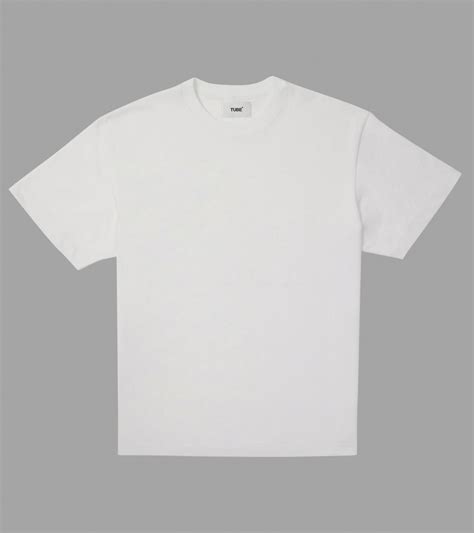 plain white t shirt oversized.